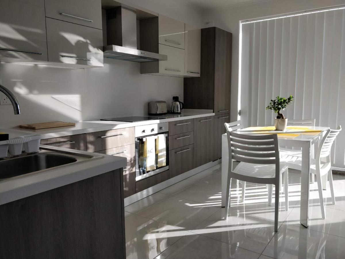 マルサスカーラSea View Penthouse With Large Terrace Irom1-1アパートメント エクステリア 写真